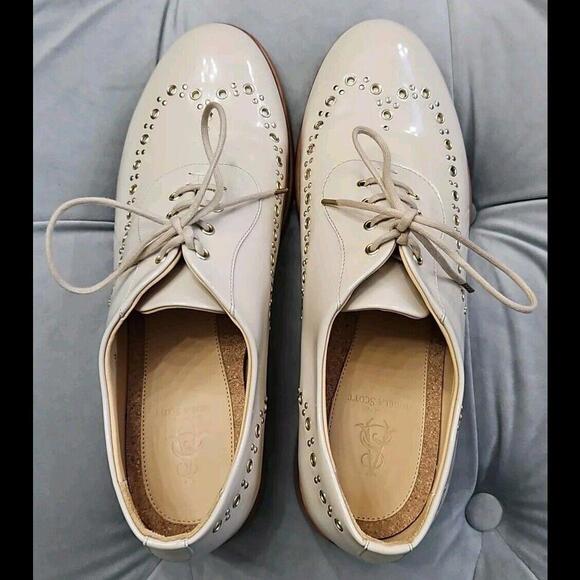 The Office of Angela Scott Wingtip Oxford Beige Patent Leather Womens Shoes 40 9 - Picture 2 of 16